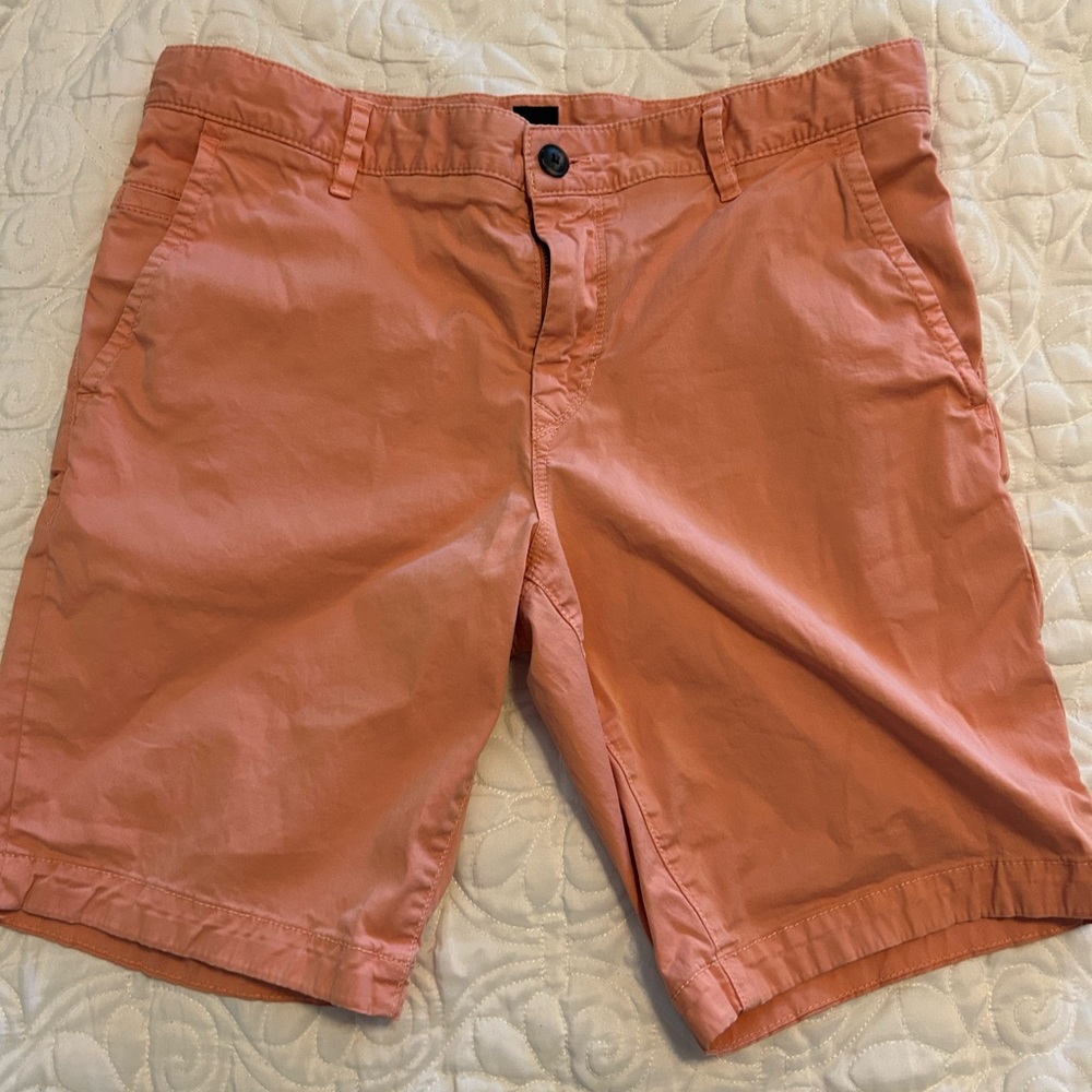 HUGO BOSS men’s Shorts in orange size 33 waist!